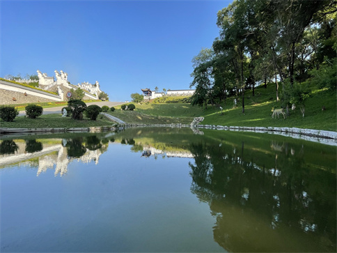 1681105936804914.jpg 抚顺公墓